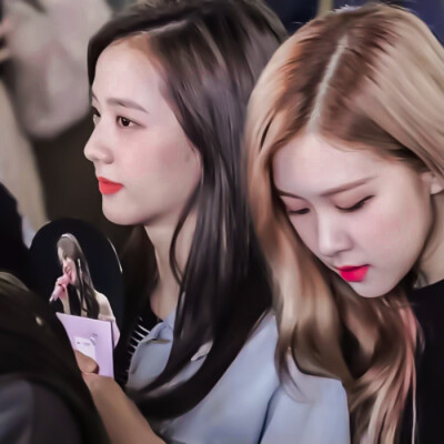 “玫瑰的刺是用来保护小兔子的”cr郁微