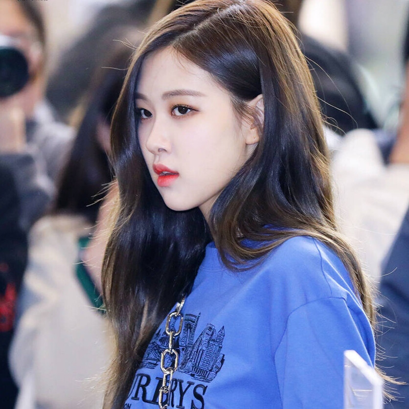 ROSÉ
cr.Firstlove_rose