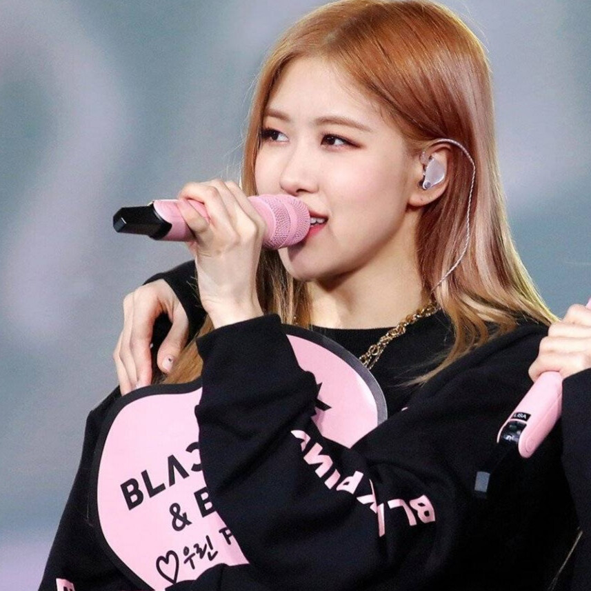 ROSÉ
cr.Firstlove_rose