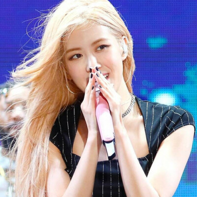 ROSÉ
cr.Firstlove_rose