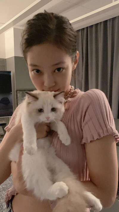 Jennie Kim爱了爱了