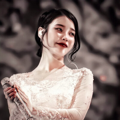 “有意义的人等再久都不算久.”
李知恩IU
moonlight_iu