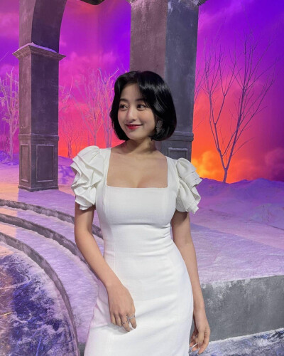 JIHYO 朴志效