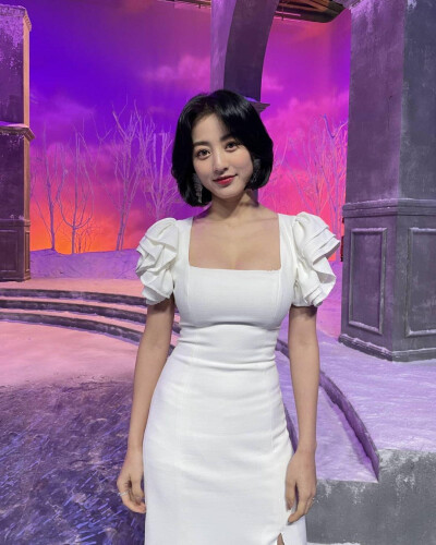 JIHYO 朴志效