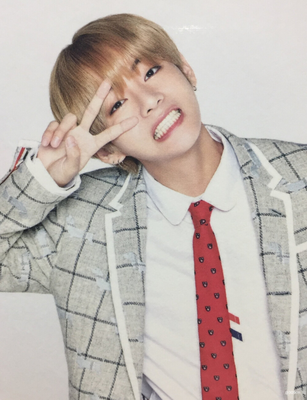 金泰亨
那年今日【180116】
BTS 4TH MUSTER [Happy Ever After] MINI PHOTO CARD Scan
（禁二改商用.转载请注明原出处）