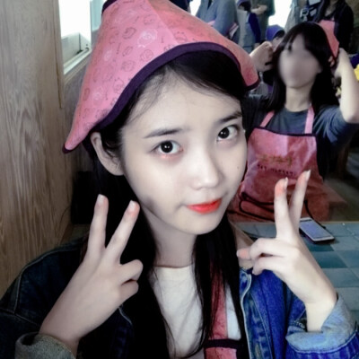 李知恩
IU