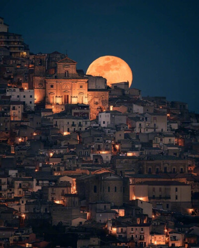 月光下的西西里
