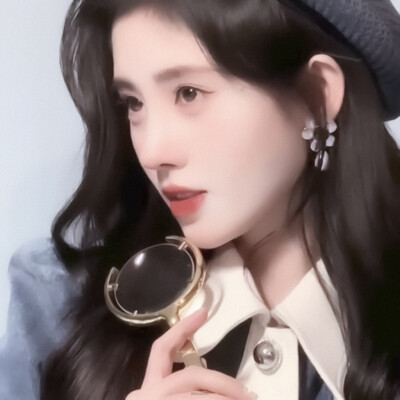 鞠婧祎
cr.江时树