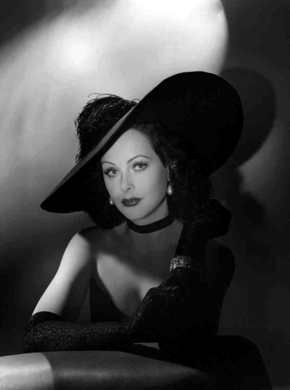 Hedy Lamarr by Laszlo Willinger for The Heavenly Body 1944 