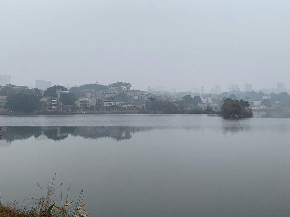 时间静静流淌着