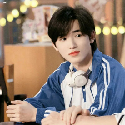 宋亚轩绝美照片