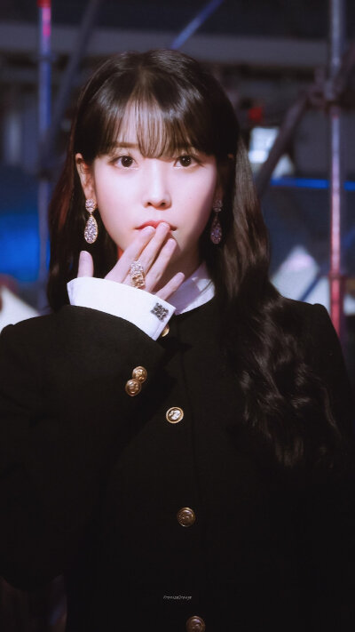 李知恩 IU