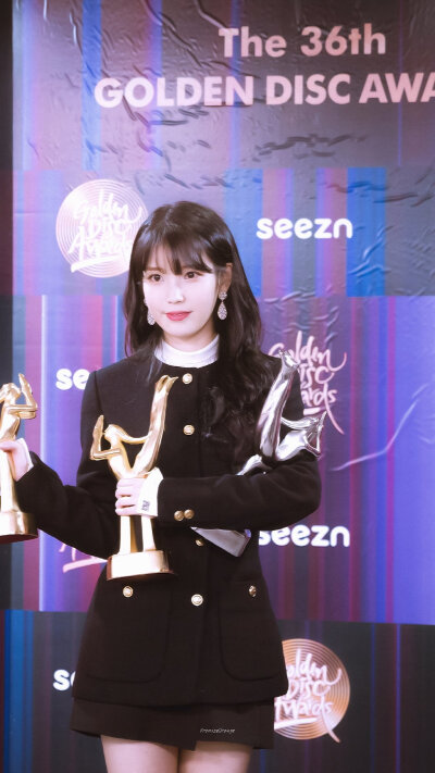 李知恩 IU