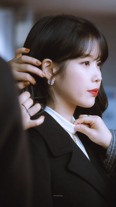 李知恩 IU