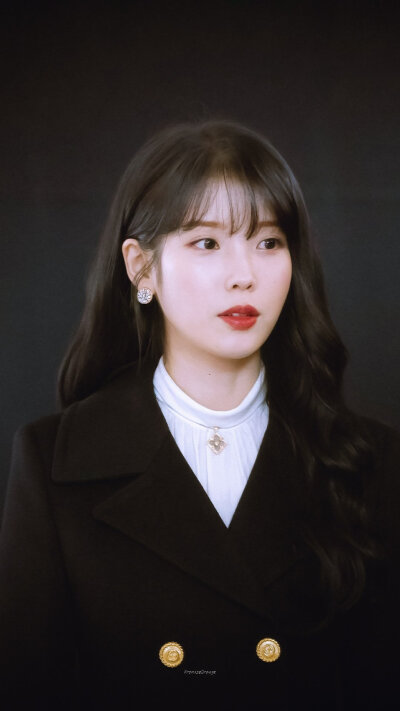 李知恩 IU