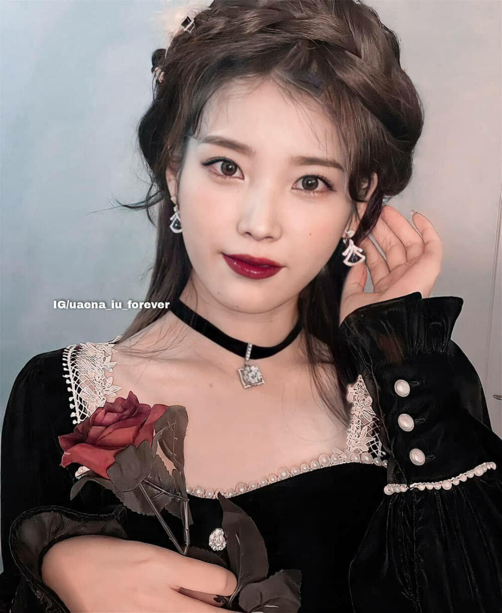 IU