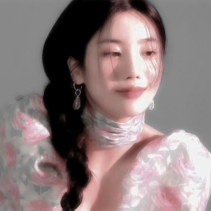 
随着蔓延的深紫色