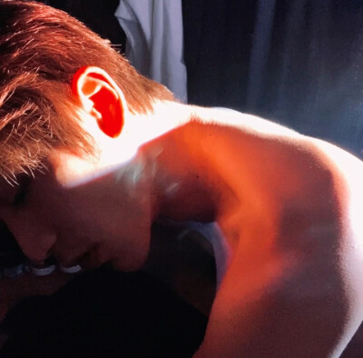 礼貌拿图点赞收藏评论二转注明冷悦儿