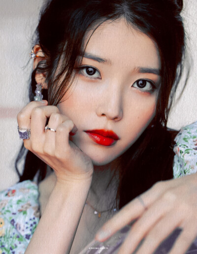 IU | 2022台历
cr:花臂小天使