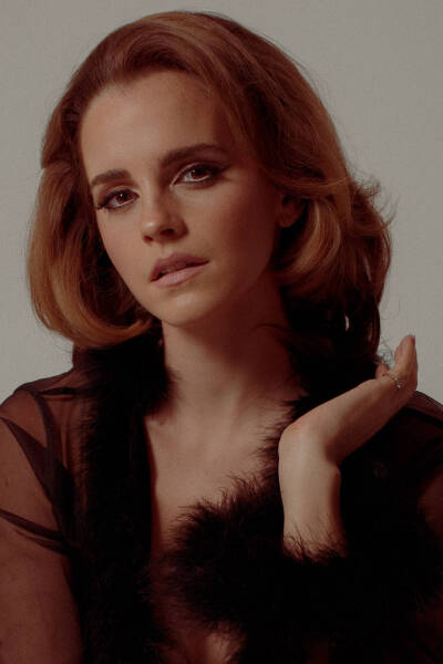 Emma Watson for Vogue UK & Arabia & Mexico & Spain
摄影: Mack Breeden
[weibo@EW有求必应屋]