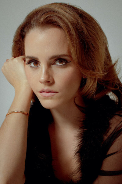 Emma Watson for Vogue UK & Arabia & Mexico & Spain
摄影: Mack Breeden
[weibo@EW有求必应屋]