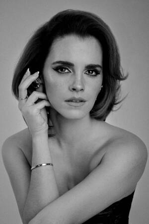 Emma Watson for Vogue UK & Arabia & Mexico & Spain
摄影: Mack Breeden
[weibo@EW有求必应屋]