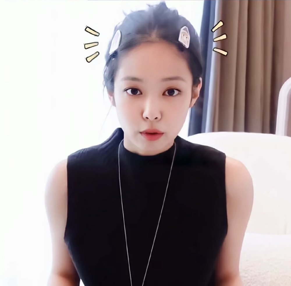 金智妮Jennie
·你的猫系女友上线·
·拿图收藏专辑/关注 谢谢·