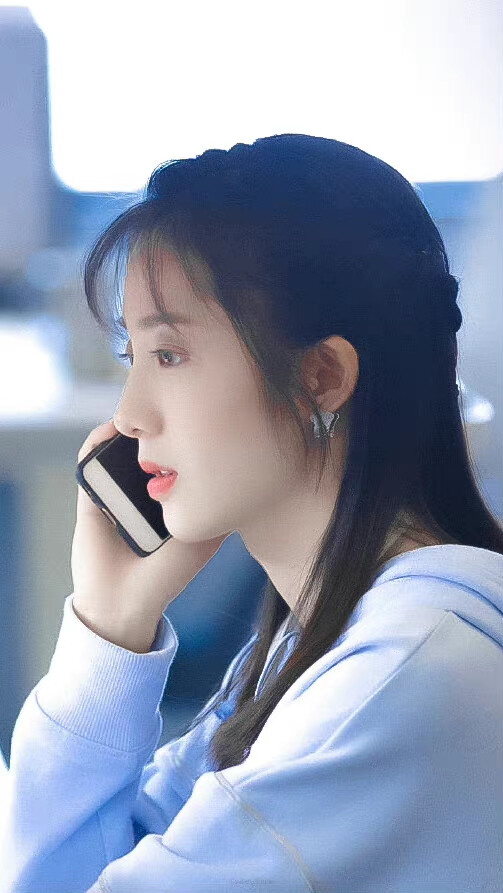 是桑无焉呀
◎万鹏丨原来我很爱你 ​
cr@紫藤廬闕