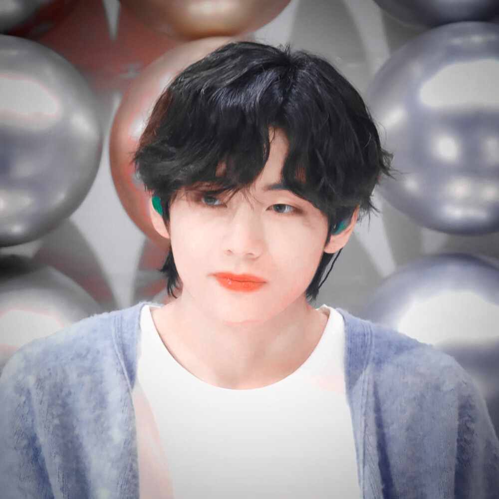 
“湖面倒映的光哪有你眼里的光耀眼。”
onlyBTSba