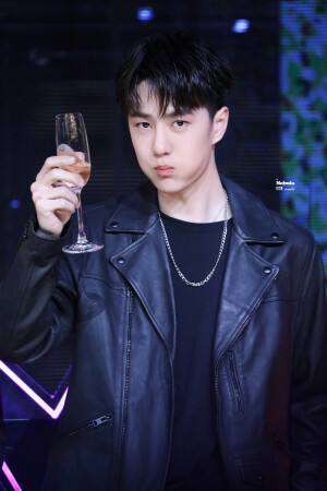 2021-10-18 植村秀品牌活动王一博