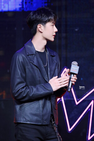 2021-10-18 植村秀品牌活动王一博