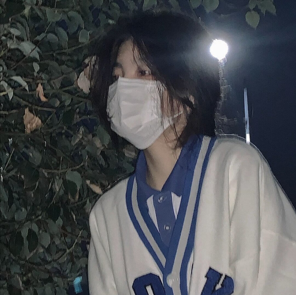 女头
人一简单就快乐，一世故就变老。