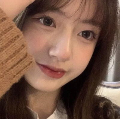 女头
人一简单就快乐，一世故就变老。