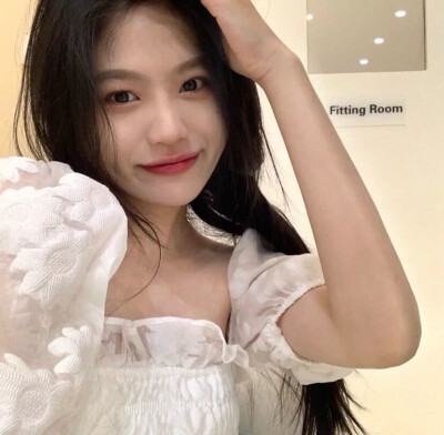 女头
人一简单就快乐，一世故就变老。