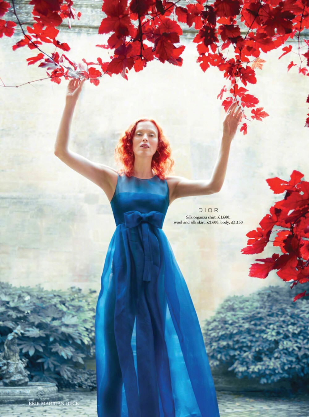 Harper’s Bazaar UK February 2022
Photography: Erik Madigan Heck
Model: Karen Elson
Styling: Leith Clark
Hair: Hiroshi Matsushita
Make-up: Andrew Gallimore
[weibo@小象王国]