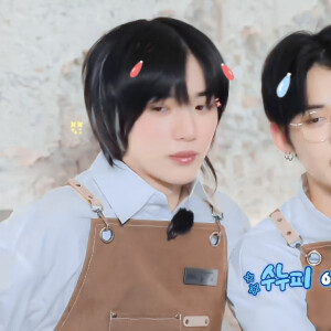    每个人看见自己喜欢的人眼里都会有⭐．
就像兔子看到胡萝卜一样．

准奎．