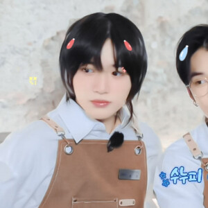    每个人看见自己喜欢的人眼里都会有⭐．
就像兔子看到胡萝卜一样．

准奎．