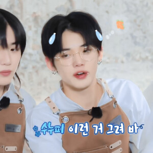    每个人看见自己喜欢的人眼里都会有⭐．
就像兔子看到胡萝卜一样．

准奎．