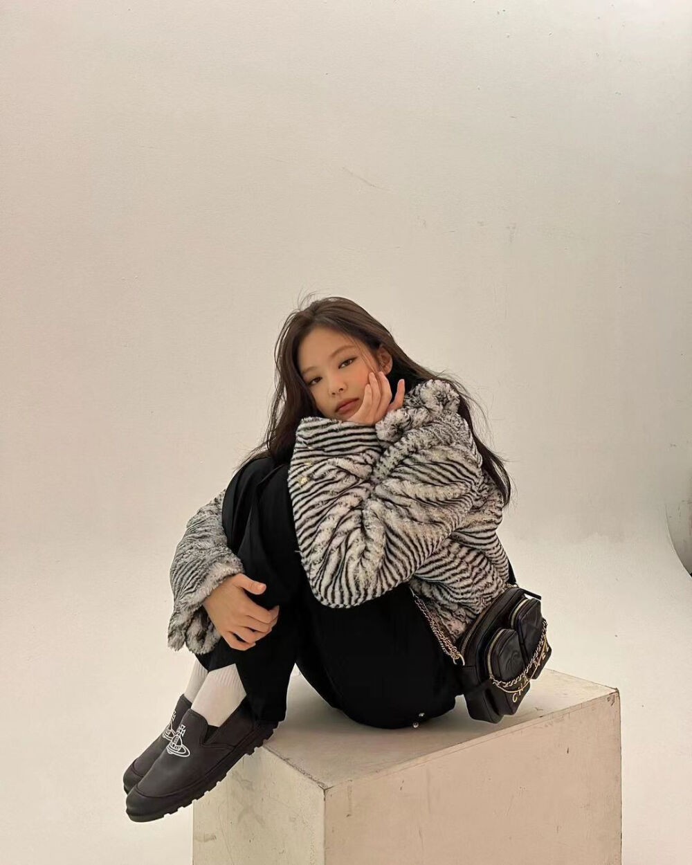 金智妮 JENNIE