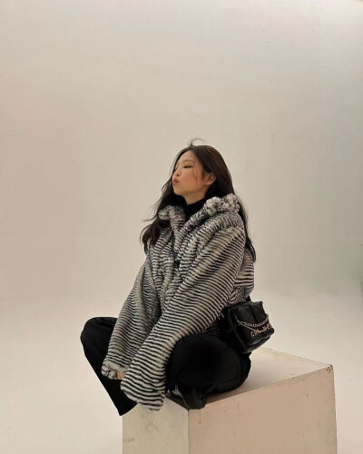 金智妮 JENNIE