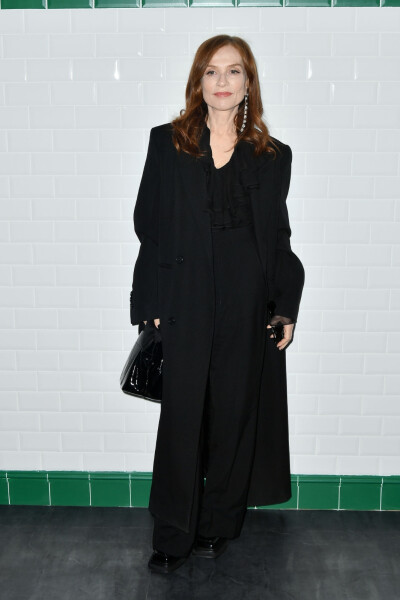 Isabelle Huppert
The Ami Fall/Winter 2022/2023 Show, Paris Fashion Week in Paris, France 1/19/2022
[weibo@-slyvieCX-]