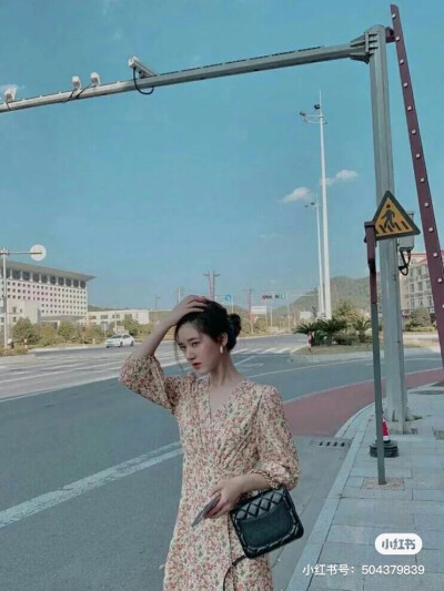美丽的露露子
