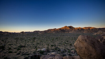 今天小编推荐一款约书亚树公园风景5K动态壁纸，约书亚树公园（Joshua Tree）是一个位于南加州的美国国家公园。约书亚树国家公园的命名来自于约书亚树，一种大型丝兰，同时也是莫哈维沙漠的代表性植物。
https://www.…