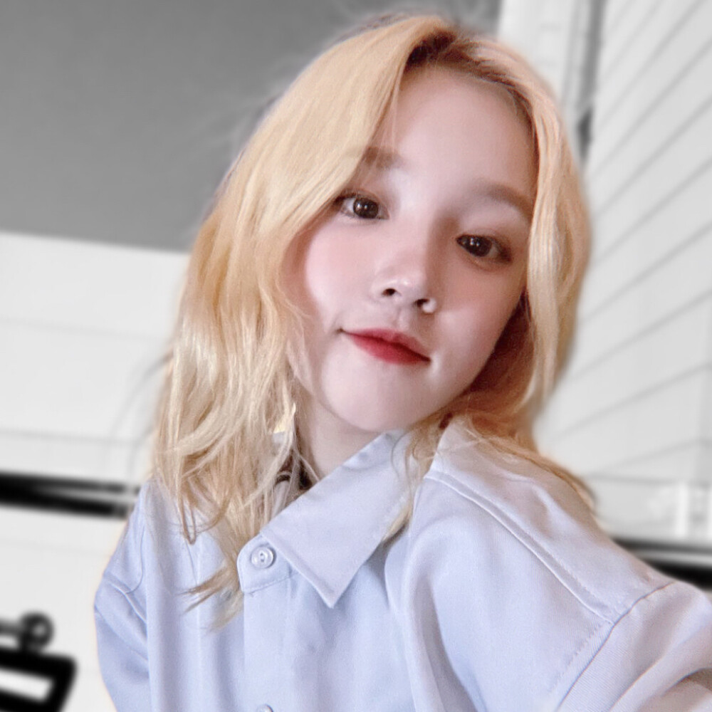 Blonde hair (in the winter of 1999*)