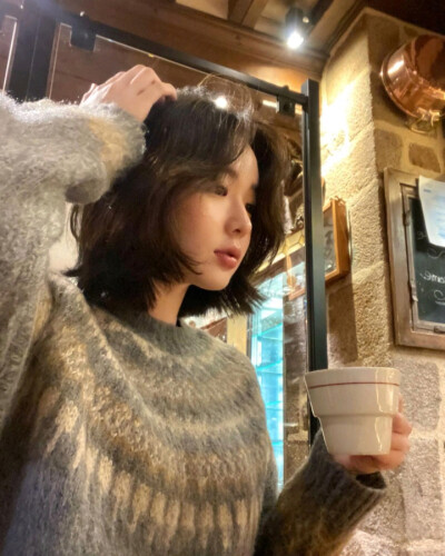 Coffee...
阭池／ins／女头 可二改