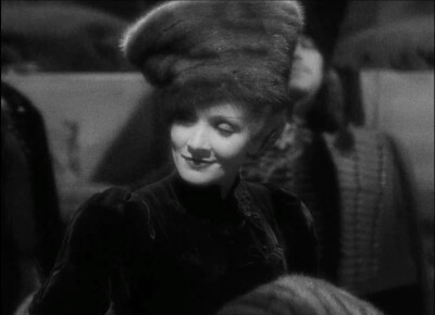 玛琳·黛德丽 / Marlene Dietrich
放荡的女皇
The Scarlet Empress (1934)
