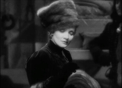 玛琳·黛德丽 / Marlene Dietrich
放荡的女皇
The Scarlet Empress (1934)
