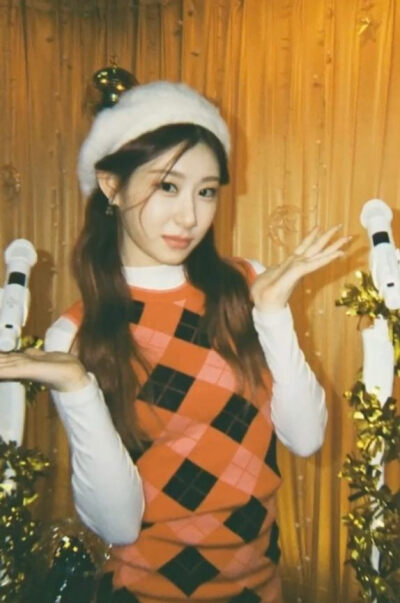 CHAERYEONG 李彩领