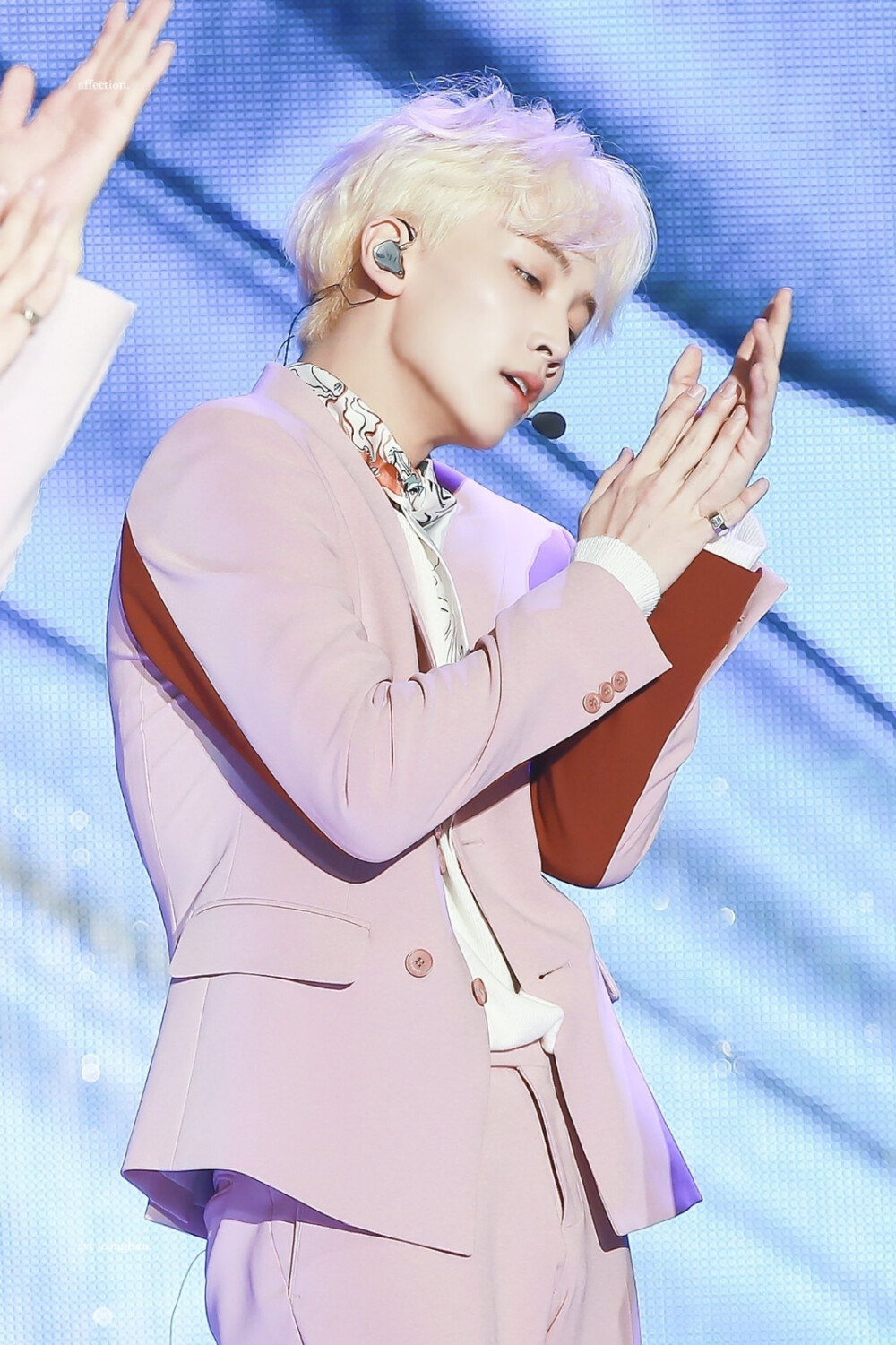 尹净汉（JEONGHAN）