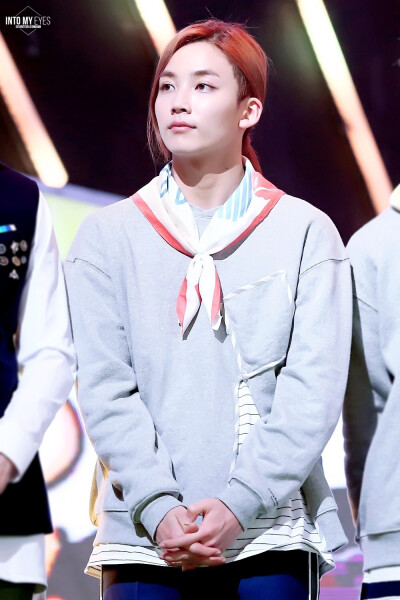 尹净汉（JEONGHAN）